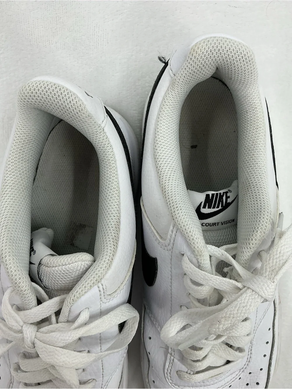 Nike White Crew Athletic Socks with Black SwooshB34